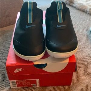 Brand new never worn NIKE air zoom pulse